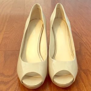 Peep toe nude heels